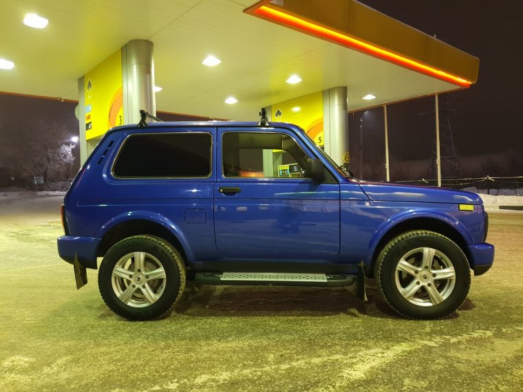 Lada 4x4 Niva Urban синий