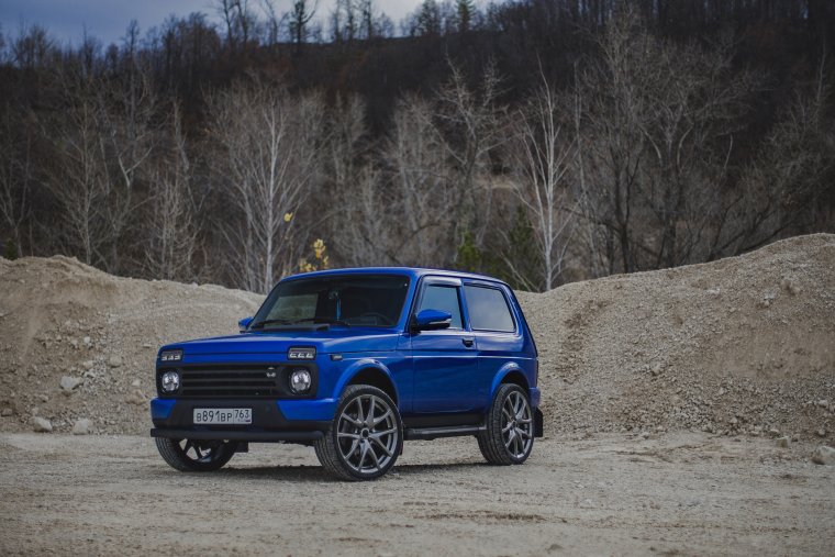 Лада 4х4 Urban голубая Планета