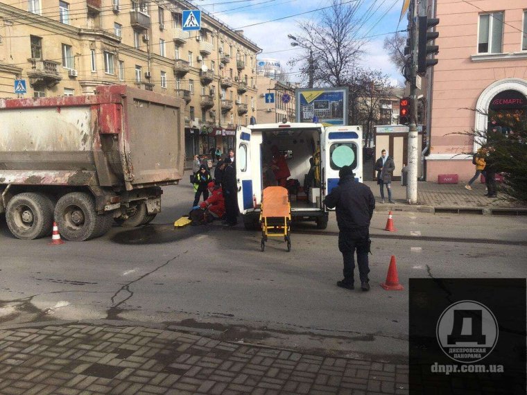 Фура раздавила дальнобойщика