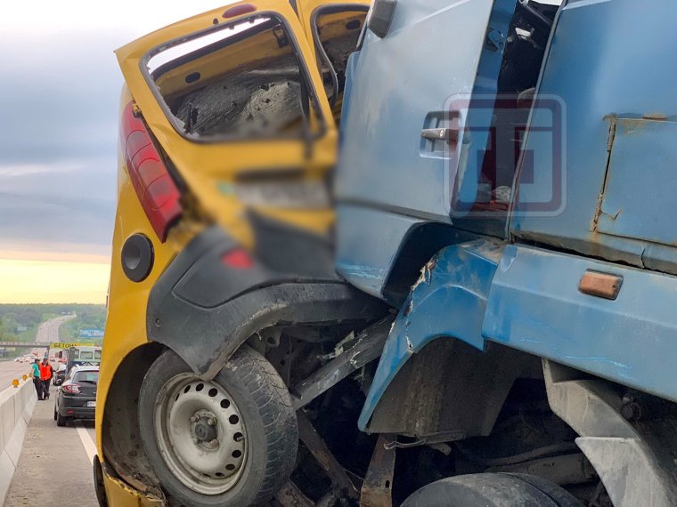 Мусоровоз задним ходом задавил человека