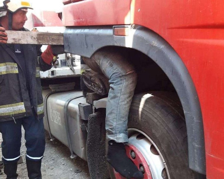 В Киеве грузовик переехал женщину