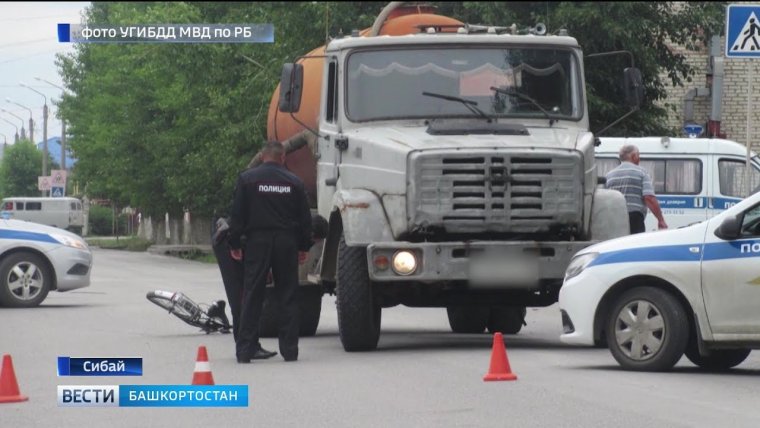 Мотоциклист переехал грузовик