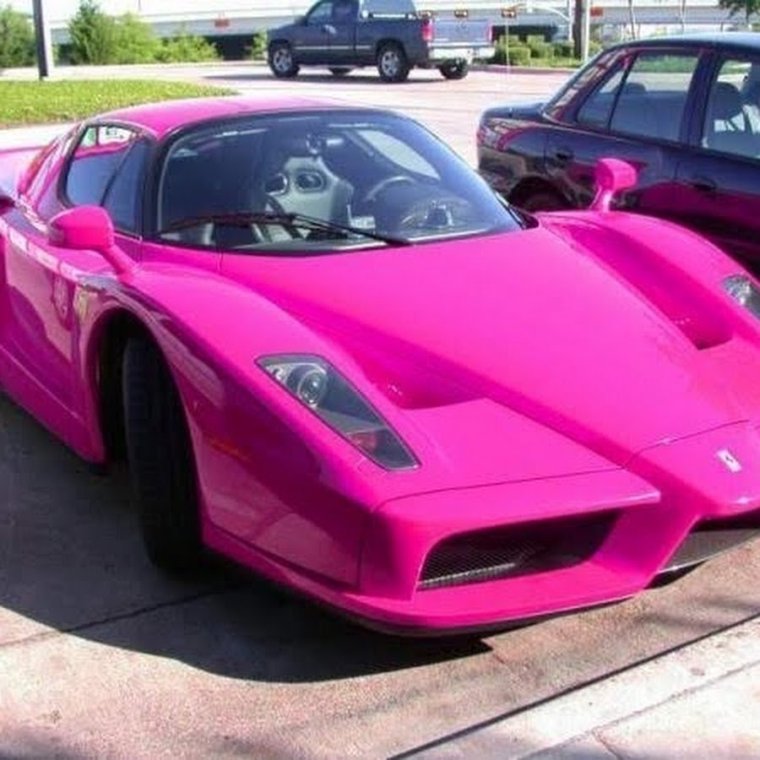 Феррари розовая