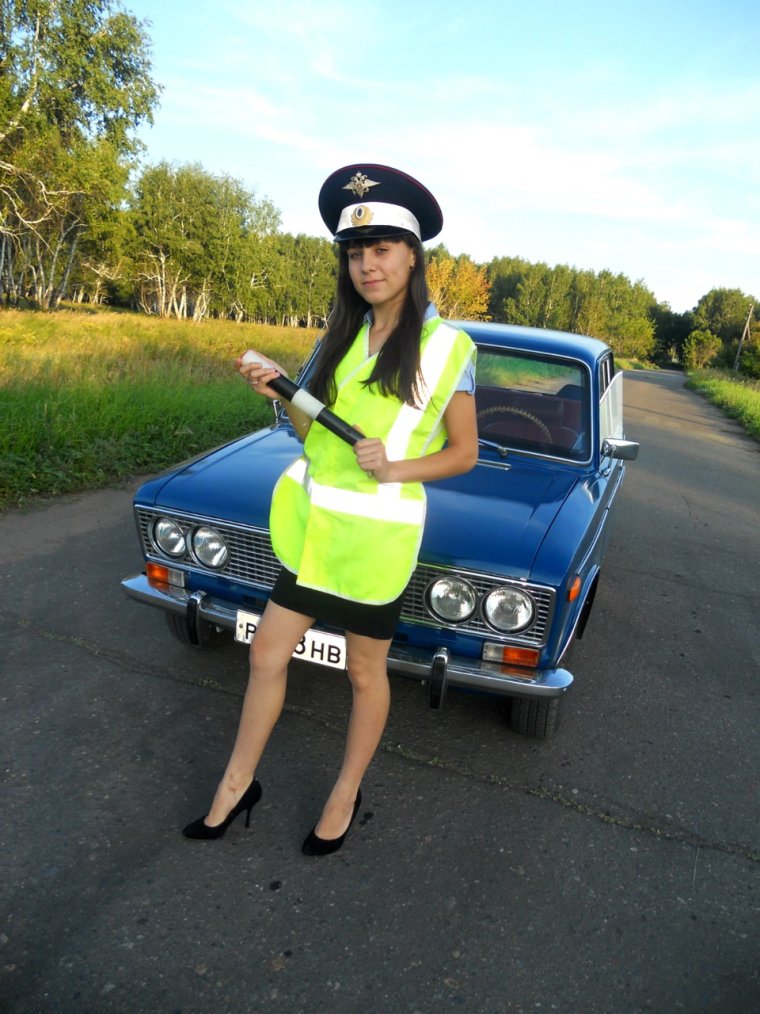 Девушка гаишник