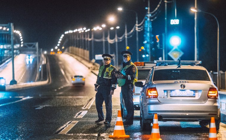 Полицейский на дороге