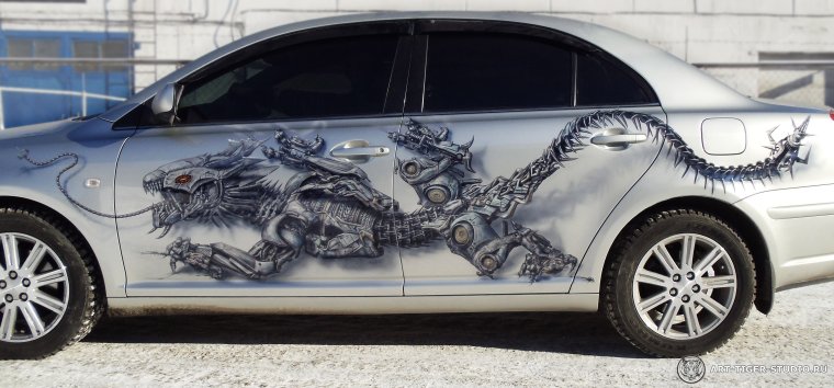 Аэрография на авто Сокол