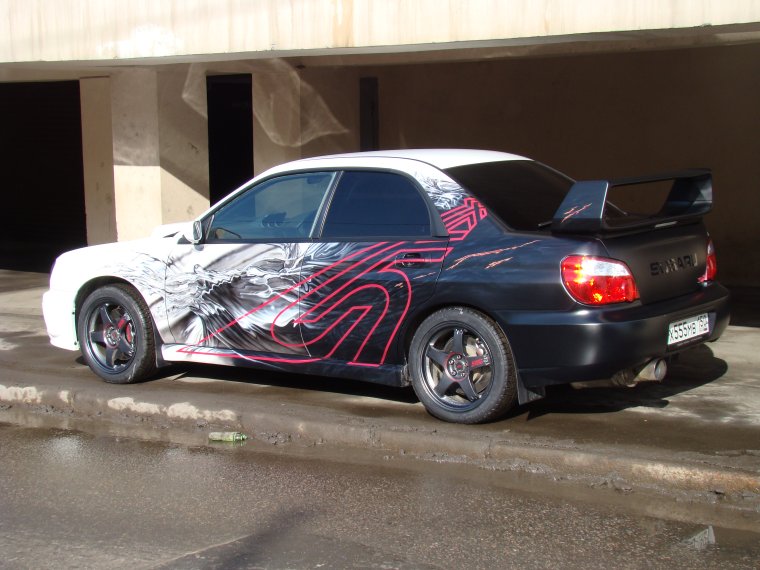 Винил на авто в японском стиле