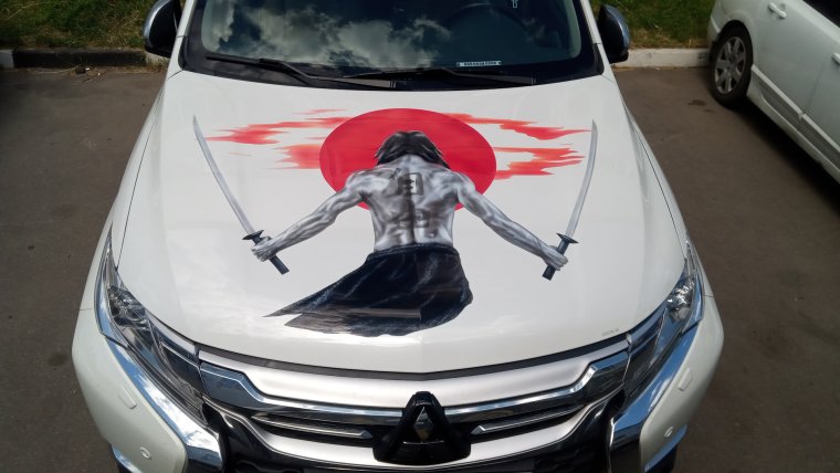 Винил на авто в японском стил