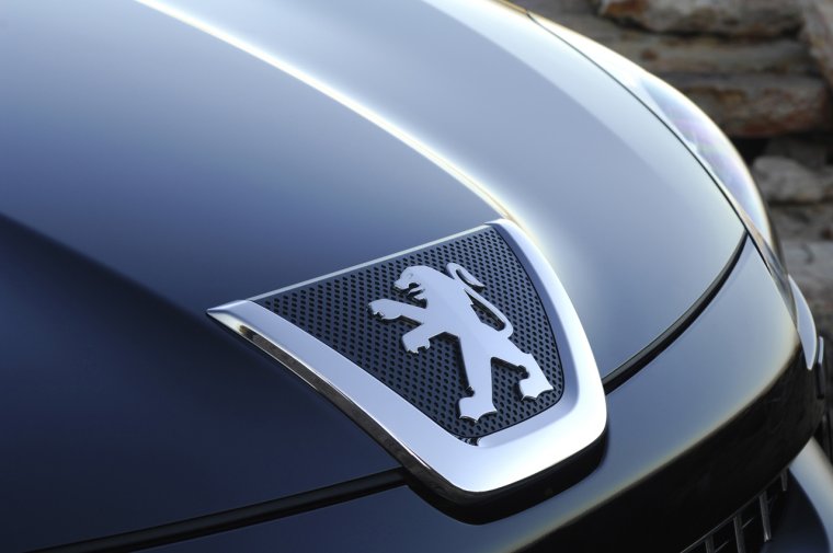 Лого Peugeot 4007