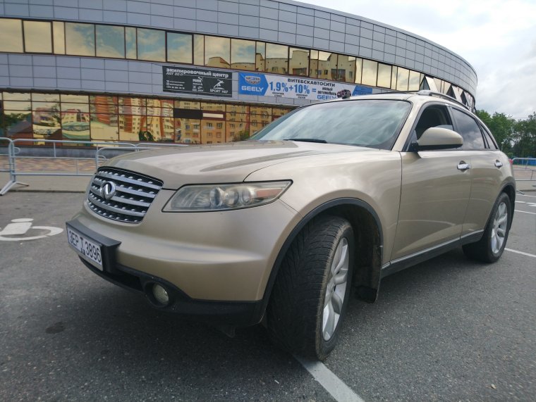 Машины брызги шампанского цвета внедорожник