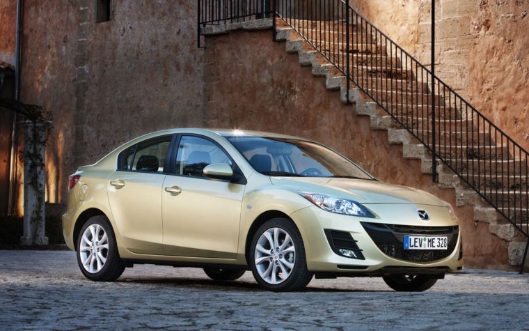 Mazda 3 Saloon