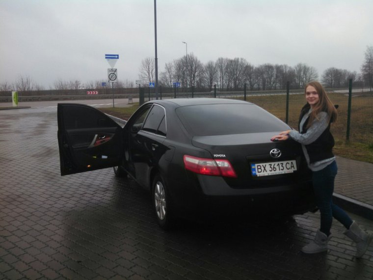 Toyota Camry черная Касатка