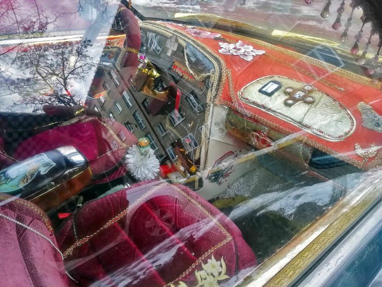 Цыганский салон автомобиля