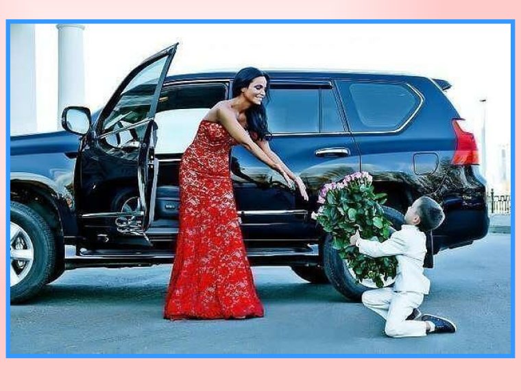 Женщина на машине мужчина цветы