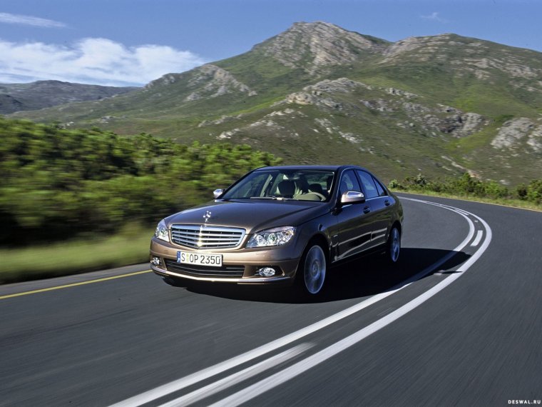 Машина Mercedes 1210