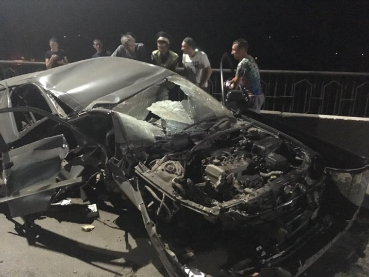 Мерседес разбитый в хлам