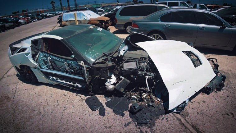 Машины разбиваются в хлам