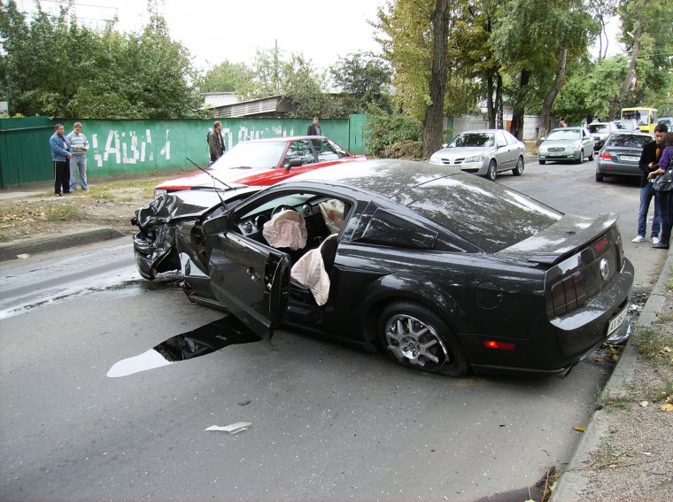 Разбитый Мерседес c300