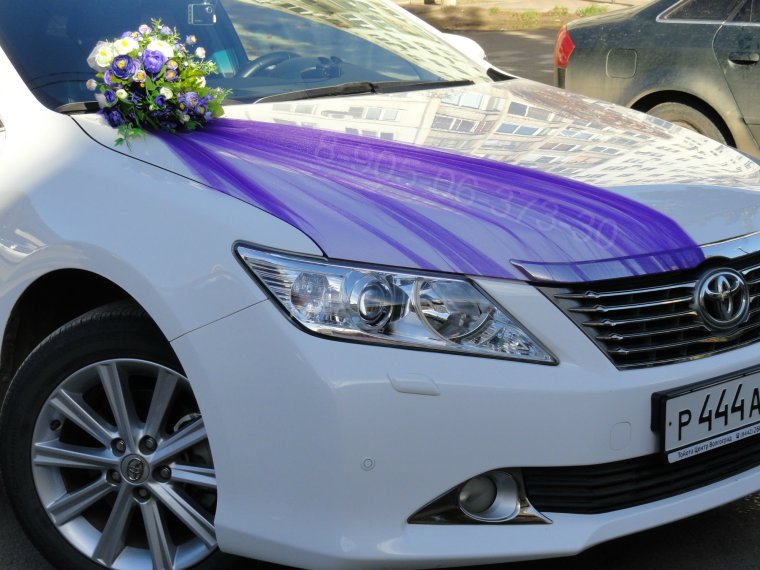 Toyota Camry фиолетовая