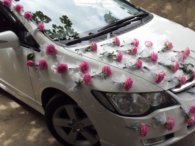 Свадебные украшения на автомобиль