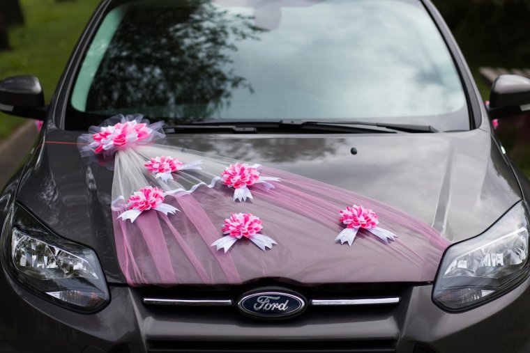Украшение свадебного автомобиля присосками