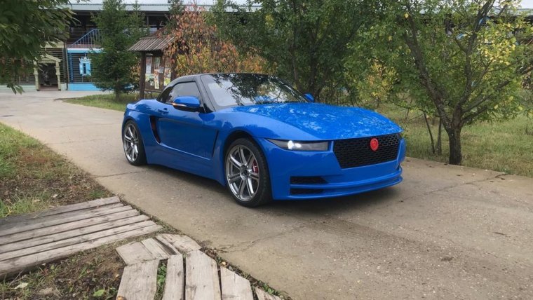 Красивые девушки рядом с Ламборджини