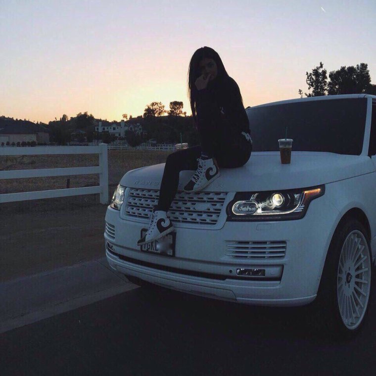 Рендж Ровер Кайли Дженнер