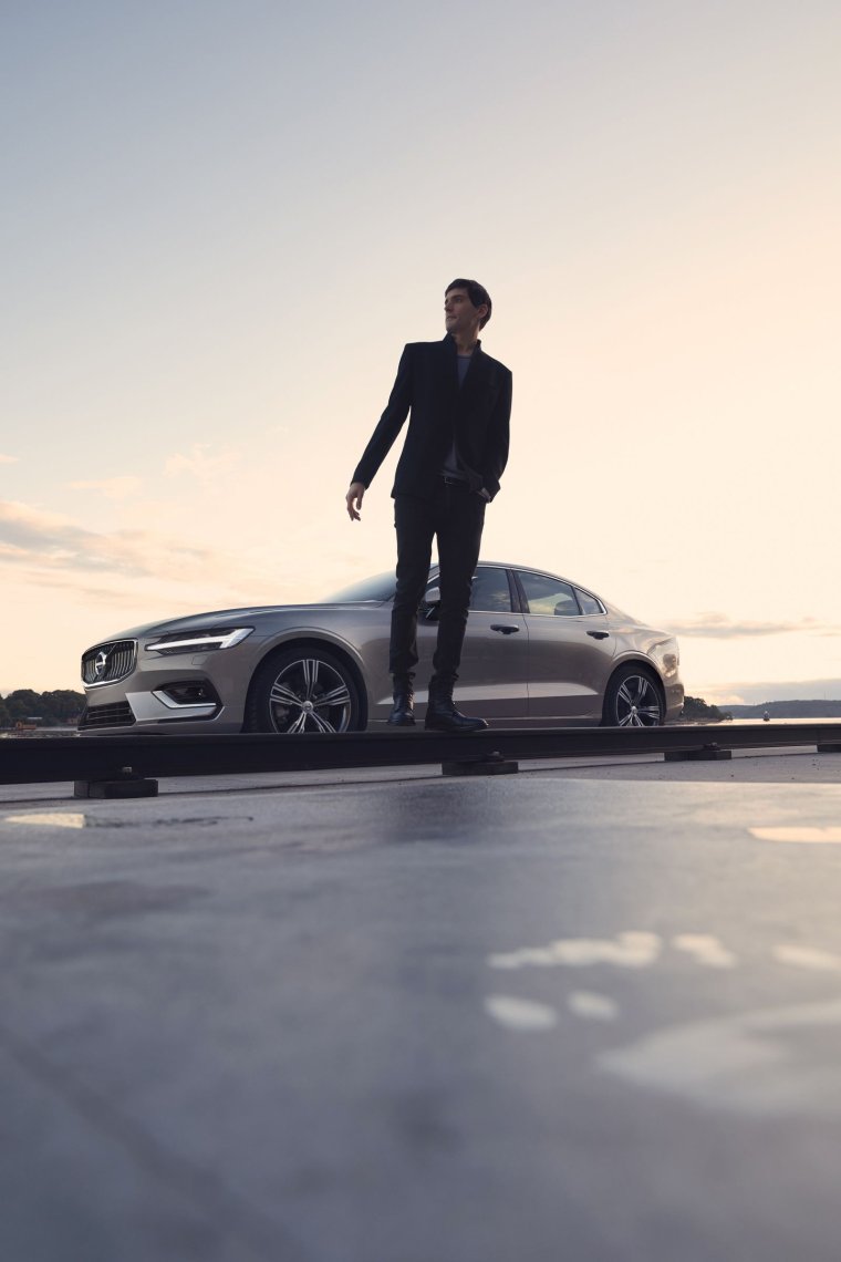 Мужчина в автомобиле