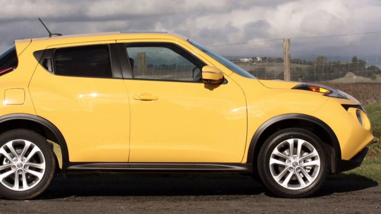Nissan Juke желтый 2015