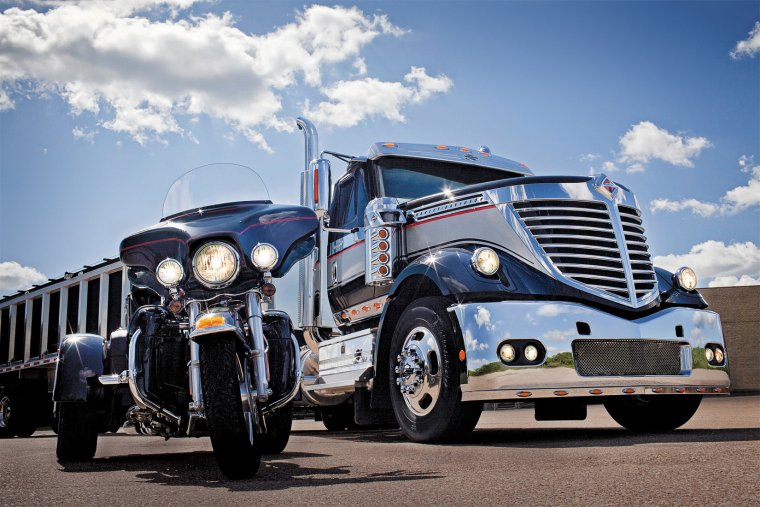 Американский тягач Харлей Дэвидсон