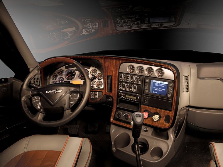 International Lonestar 2020 салон