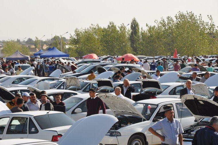 Узбекистан Самарканд автомобильный рынок