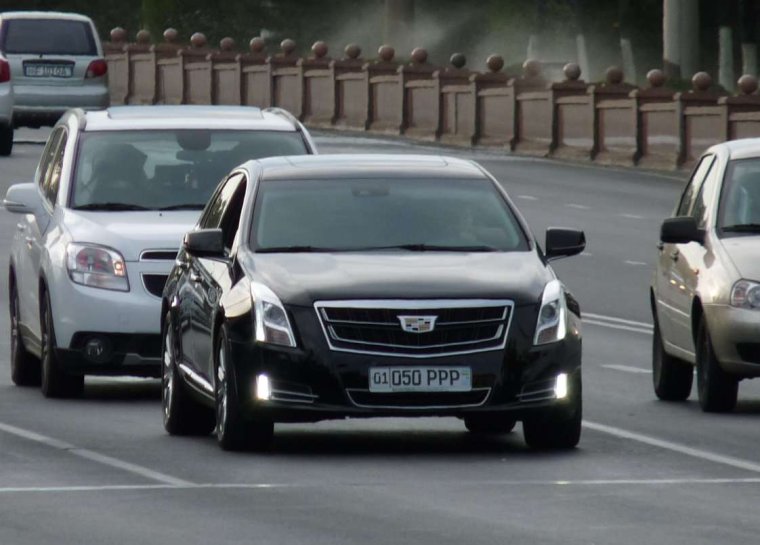 Номер машины Узбекистана