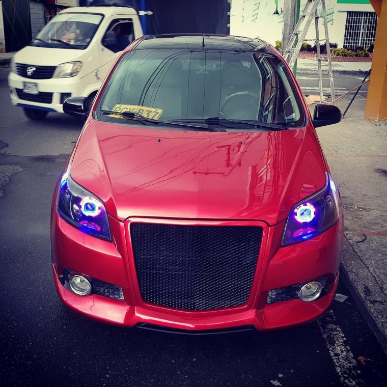 Равон Нексия и девушки