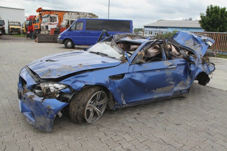 Разбитые отечественные авто