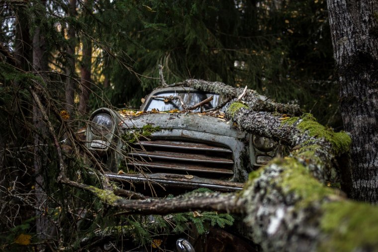 Разбитая машина бродяги