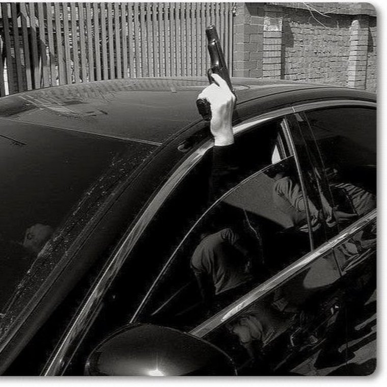 Ствол из окна машины