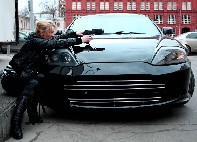 Бандиты на машинах с оружием