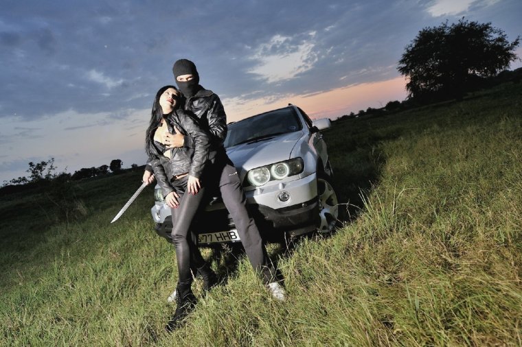 Девушка бандит