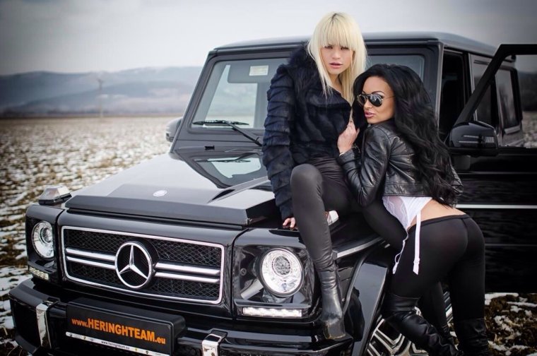 Гелендваген и девушка