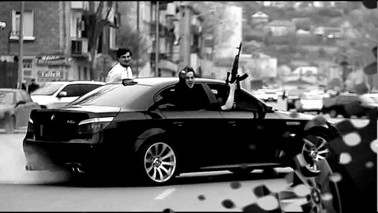 БМВ е60 с АК 47