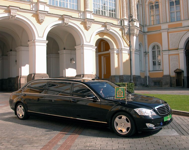 Мерседес настоятельницы Покровского монастыря