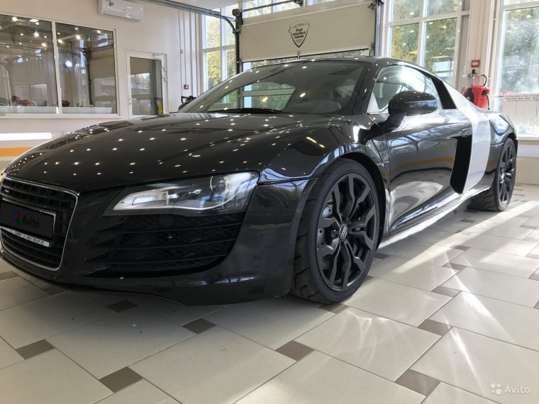 Модель Ауди из 50 оттенков