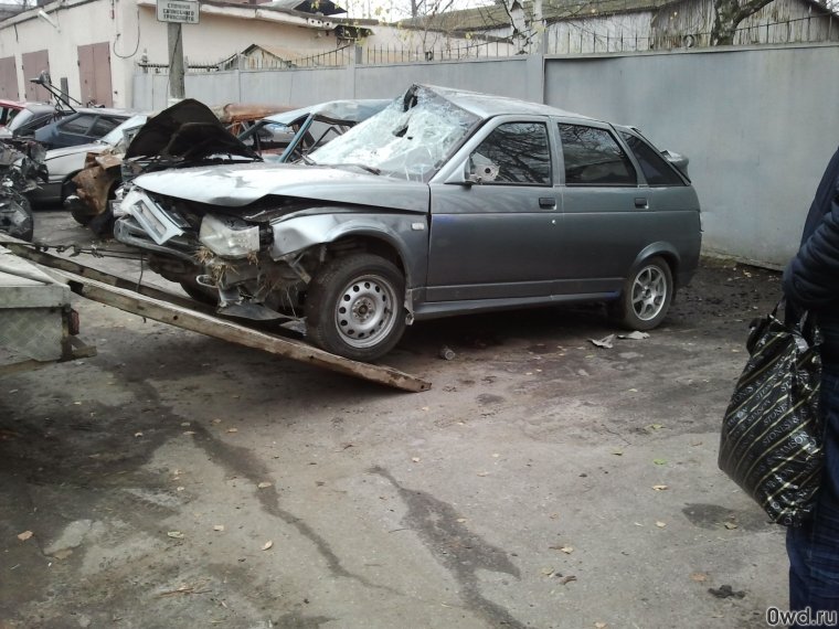 Битая машина ВАЗ 2112