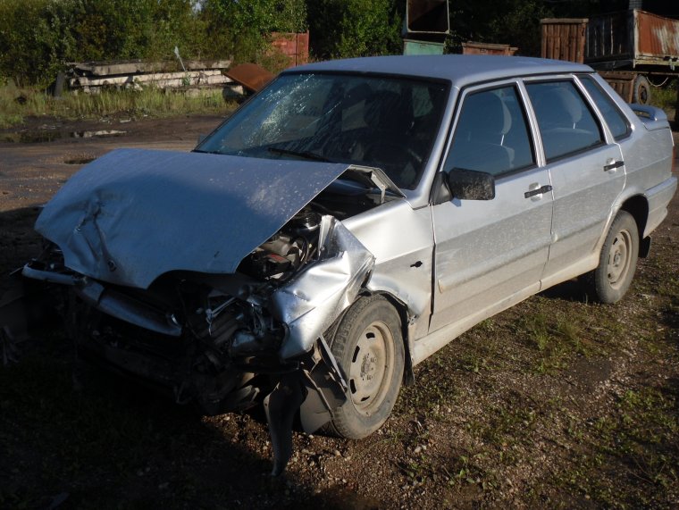 ВАЗ 2115 серебристая после аварии