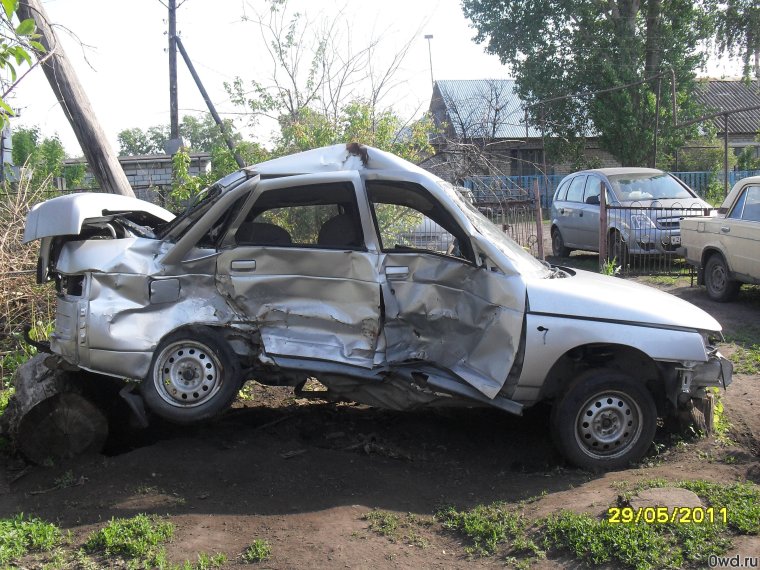 Битые ВАЗ 2110 серебристые