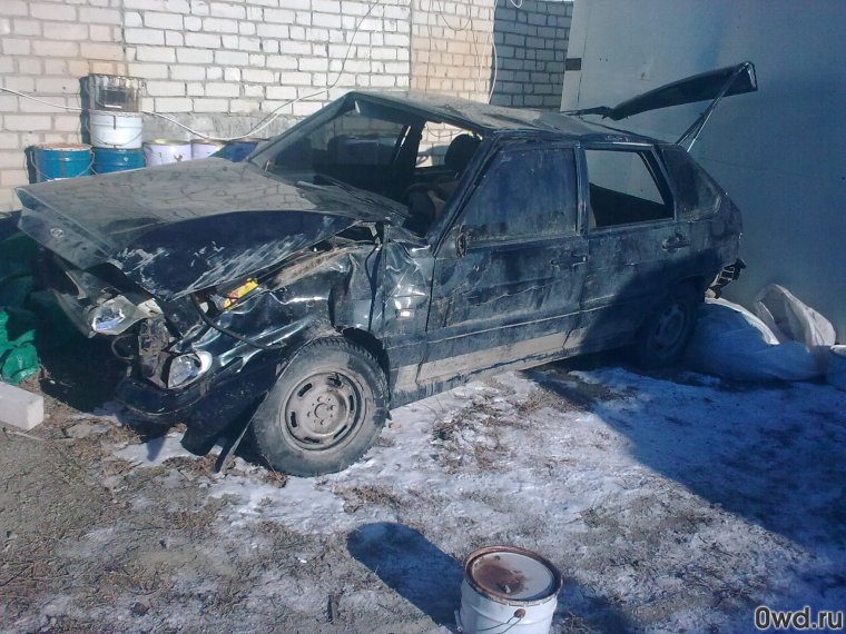 Разбитая Лада 2114