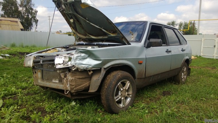 ВАЗ 2109 сильно битая