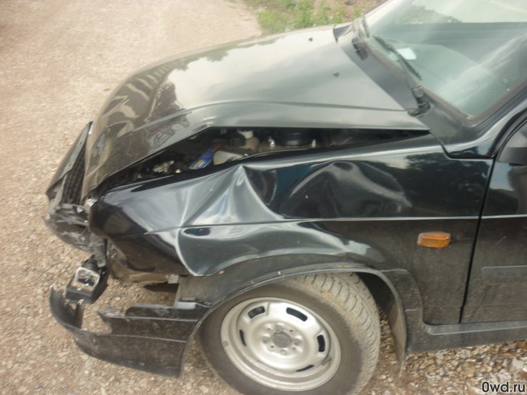 Битая ВАЗ 2114 черная