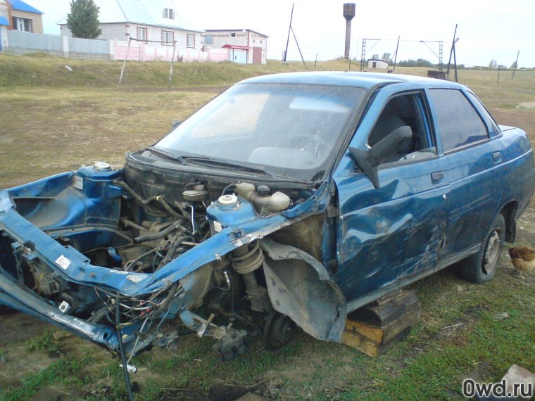 Битая ВАЗ 2110 синяя
